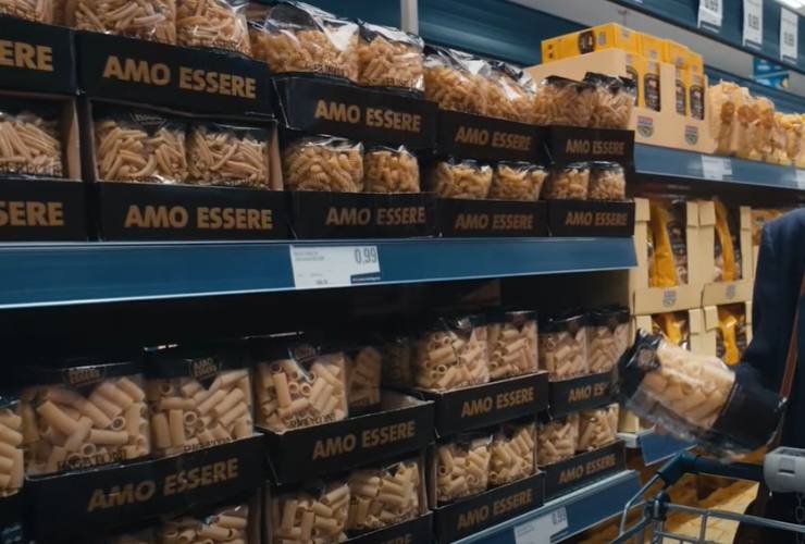 pacchi pasta amo essere italiano