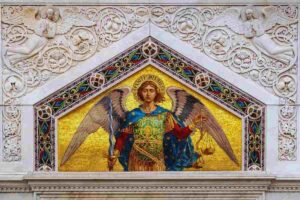 un dipinto di san michele arcangelo