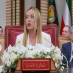 giorgia meloni in conferenza stampa